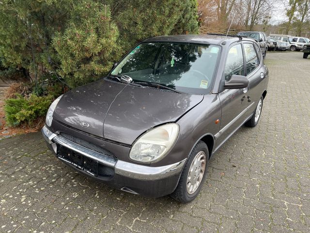 Daihatsu Sirion 1.0 CXS