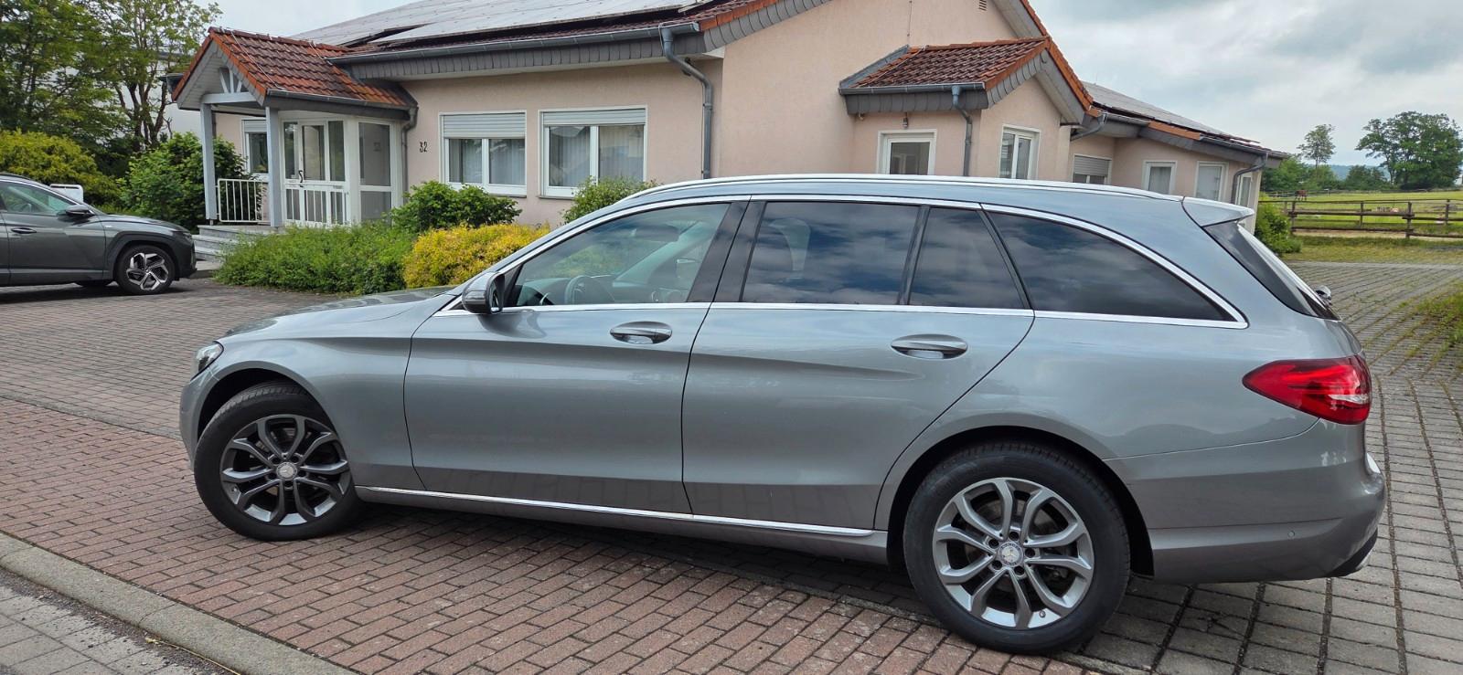 Mercedes-Benz C 220 C Blue TEC T-Modell C 220 d T 4Matic
