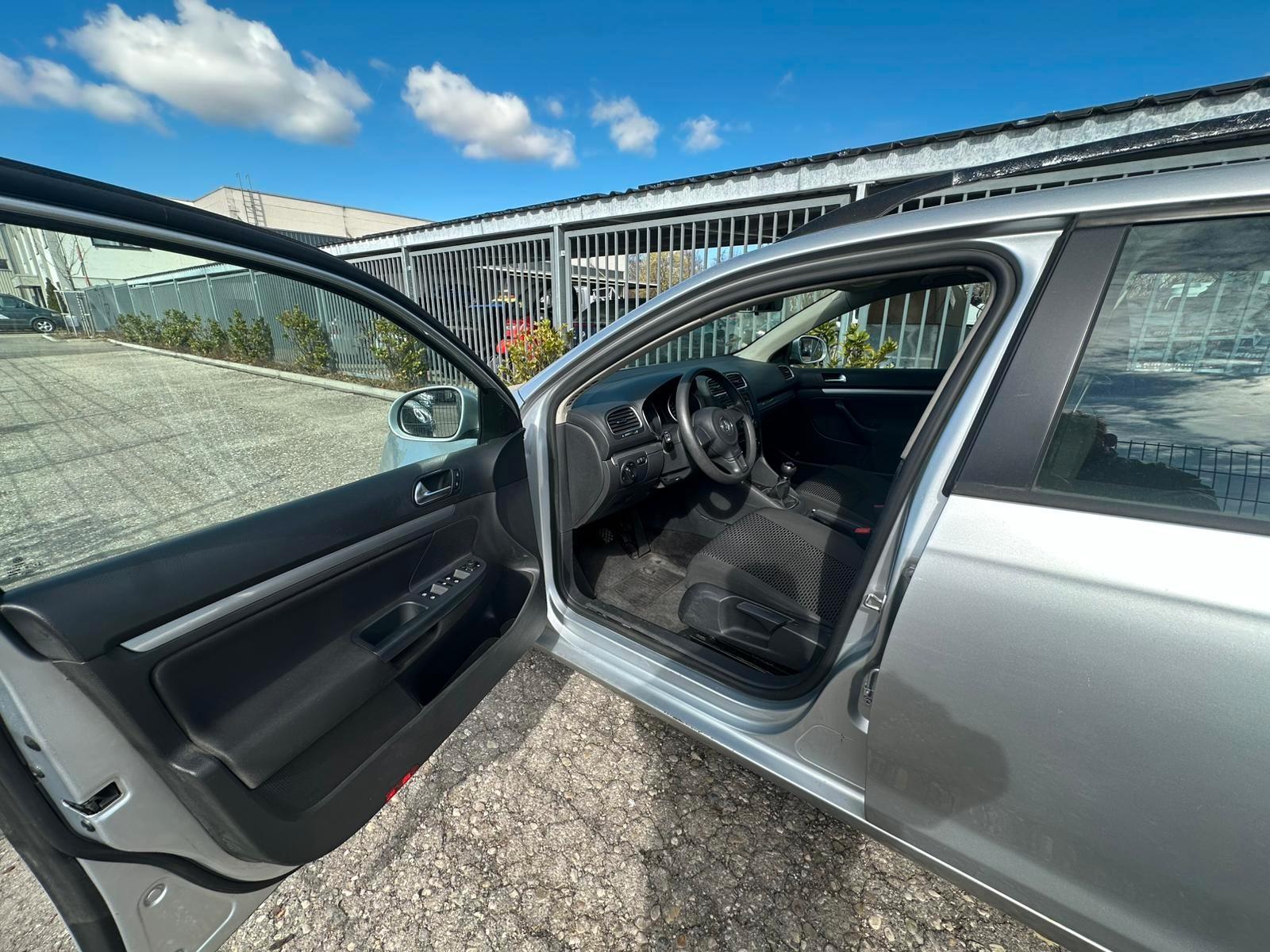 Volkswagen Golf 2011 — photo 12