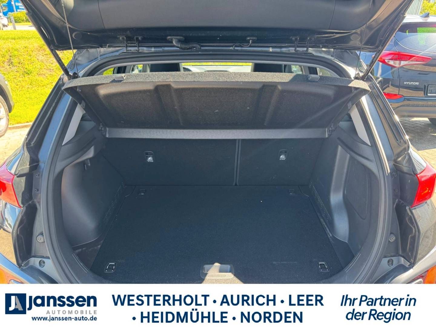 Fahrzeugabbildung Hyundai KONA PREMIUM Navigationspaket