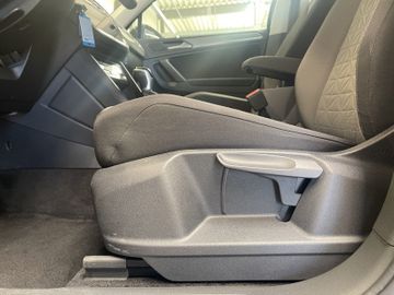 Volkswagen Tiguan - 11