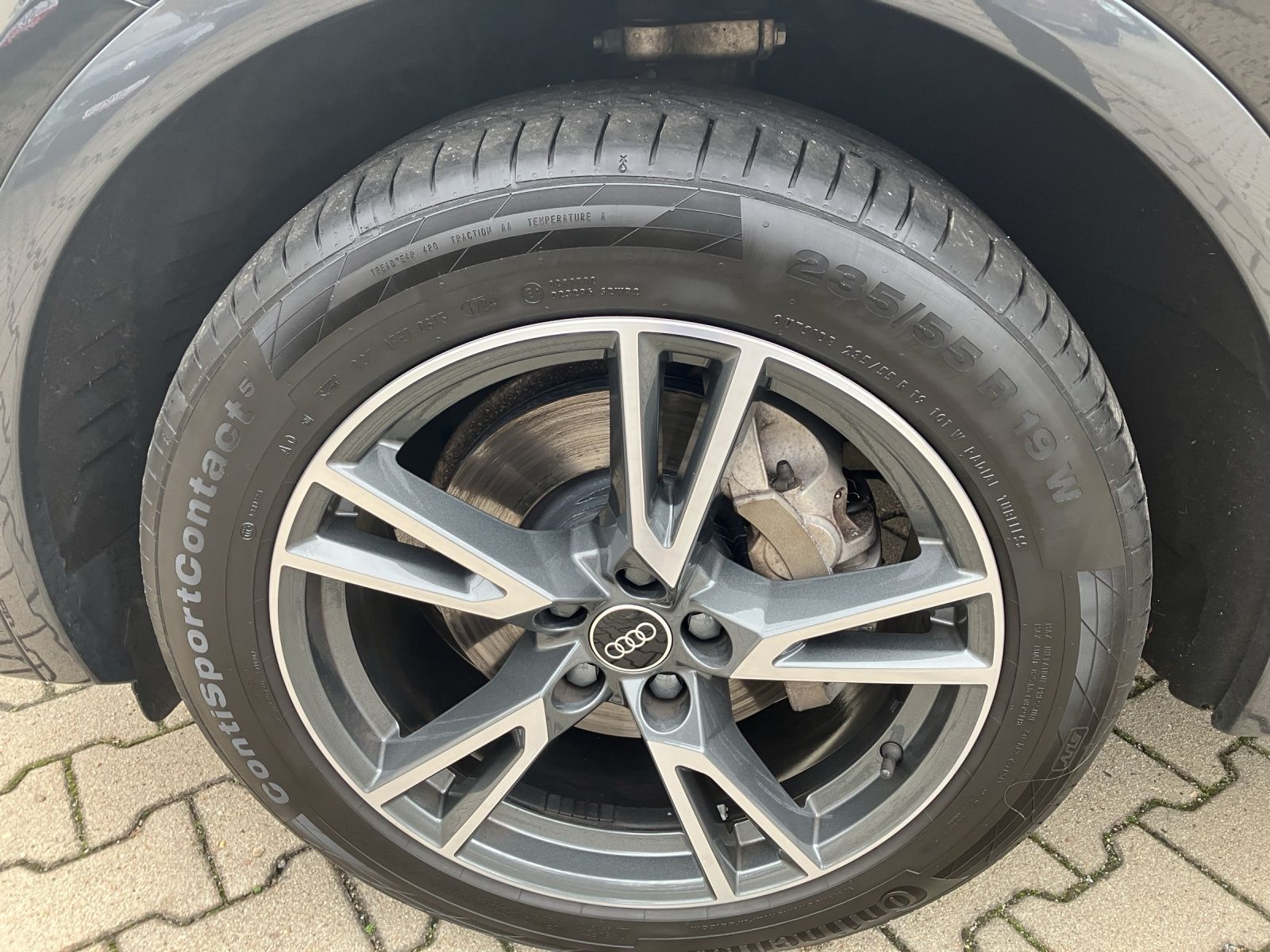 Fahrzeugabbildung Audi Q5 40 TDI advanced quattro Matrix AHK Navi AVC A