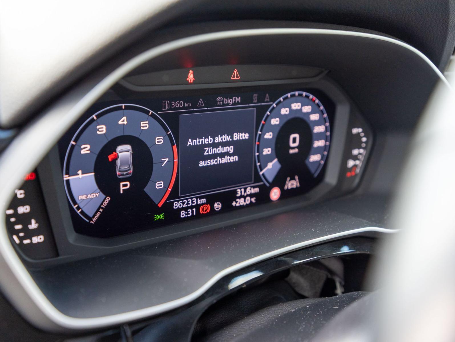 Audi Q3 SUV S line 35 TFSI 110KW DSG GRA LED AHK, миниатюра 11