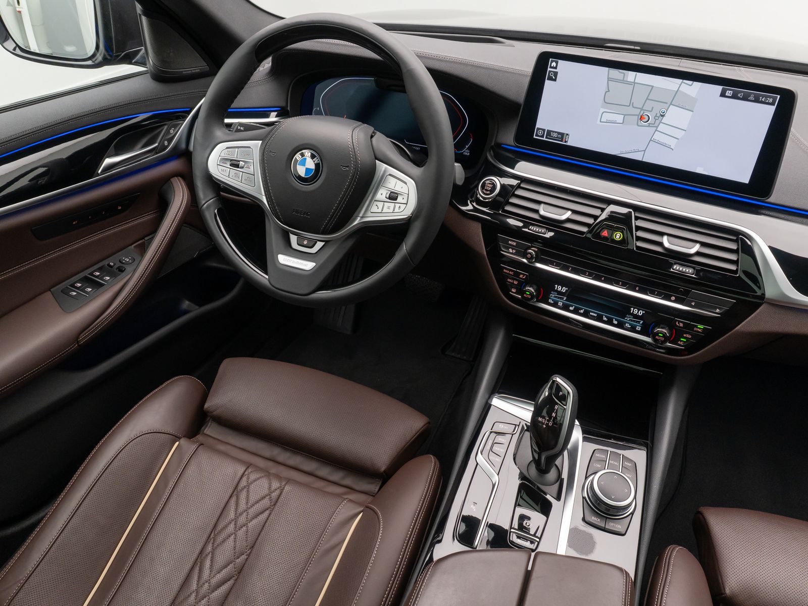 Fahrzeugabbildung BMW 540d xD Panorama Massage DAB H/K HUD AHK 20Zoll