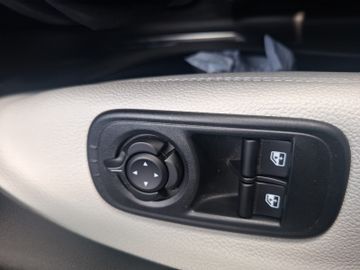 Fiat 500 e la Prima Cabrio 360+Kam.+KeyLess+Navi+SHZ