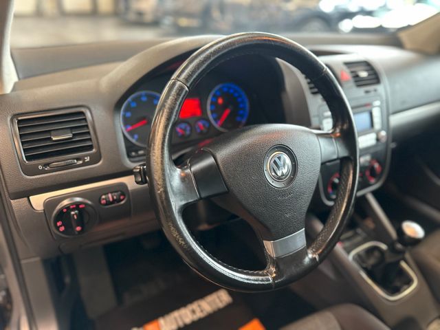 Volkswagen Golf V Lim. Tour *KLIMA*SZHZ*TEMPOMAT*AHK*