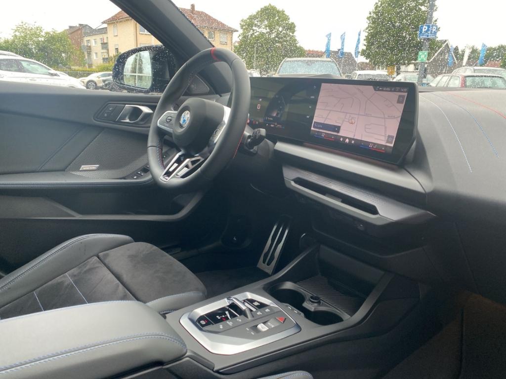 BMW M135 xDrive Panoramadach/IconicGlow/HeadUp/LiveC