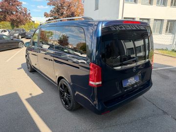 Mercedes V 220 - 6
