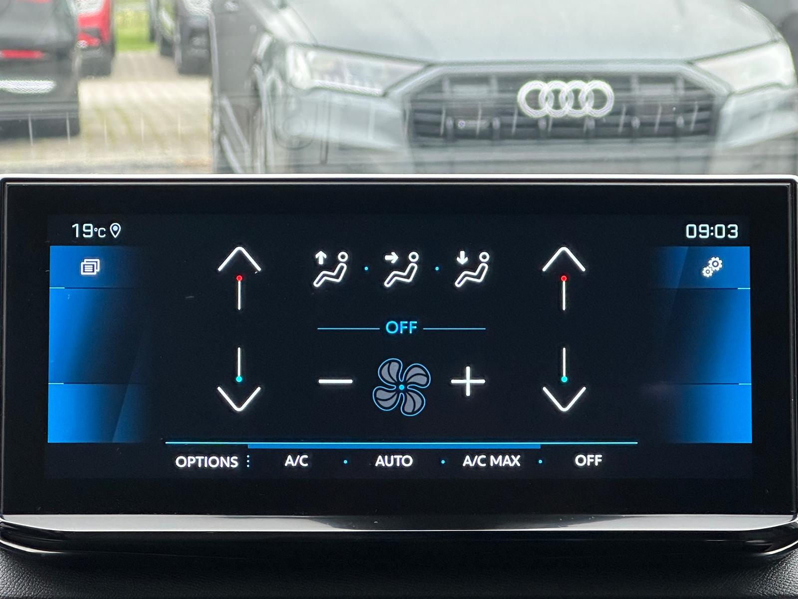 Peugeot 3008 PureTech 130 Allure Pack NAV+LED+KAM