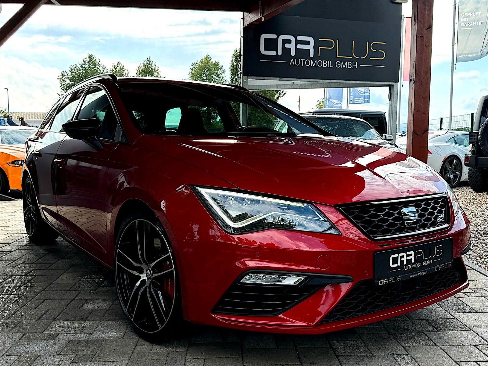 Fahrzeugabbildung SEAT Leon ST Cupra 300 4Drive Performance *ACC*DAB*