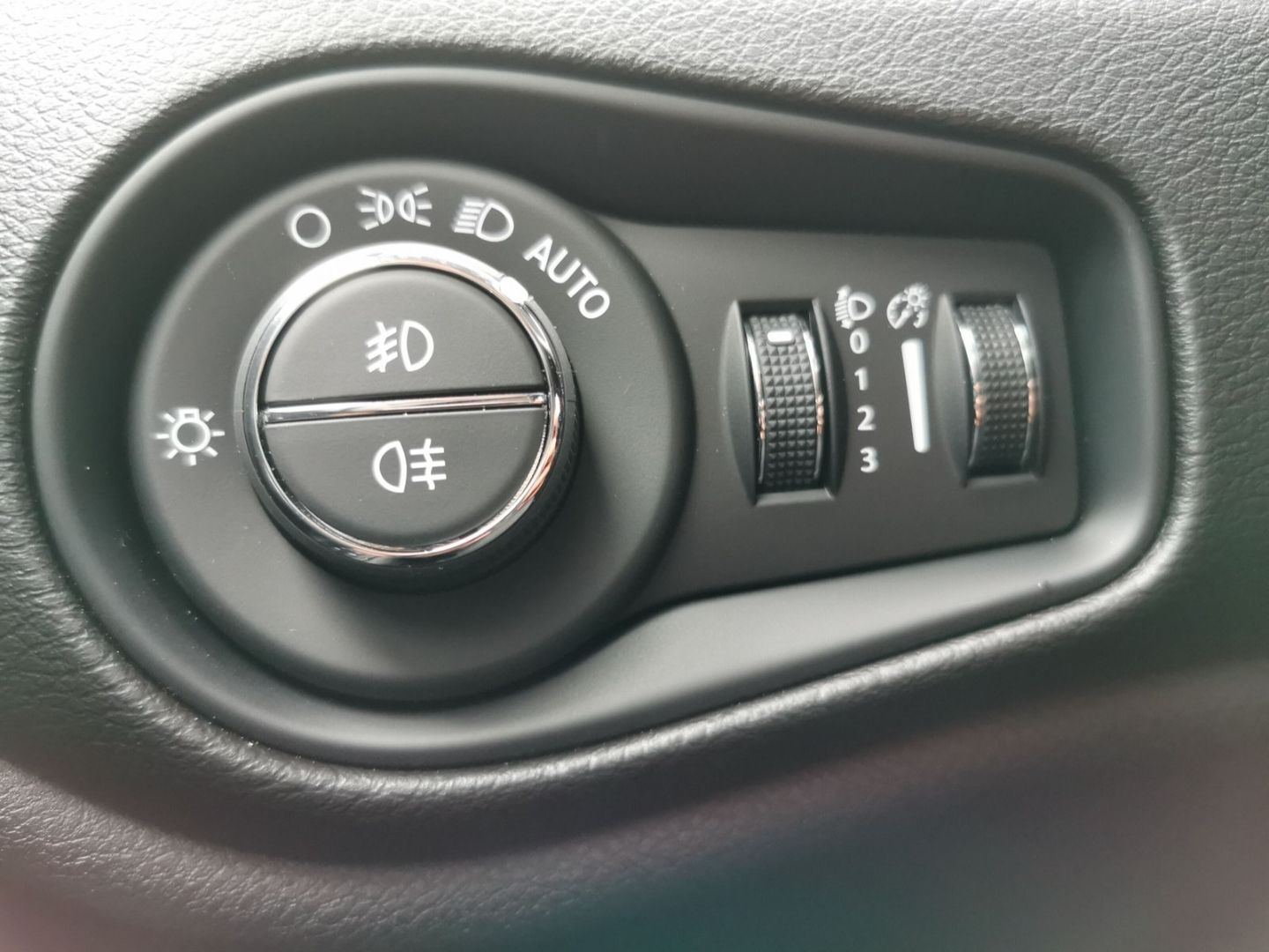 Fahrzeugabbildung Jeep Renegade Altitude Navi digi. Cockpit LED CarPlay