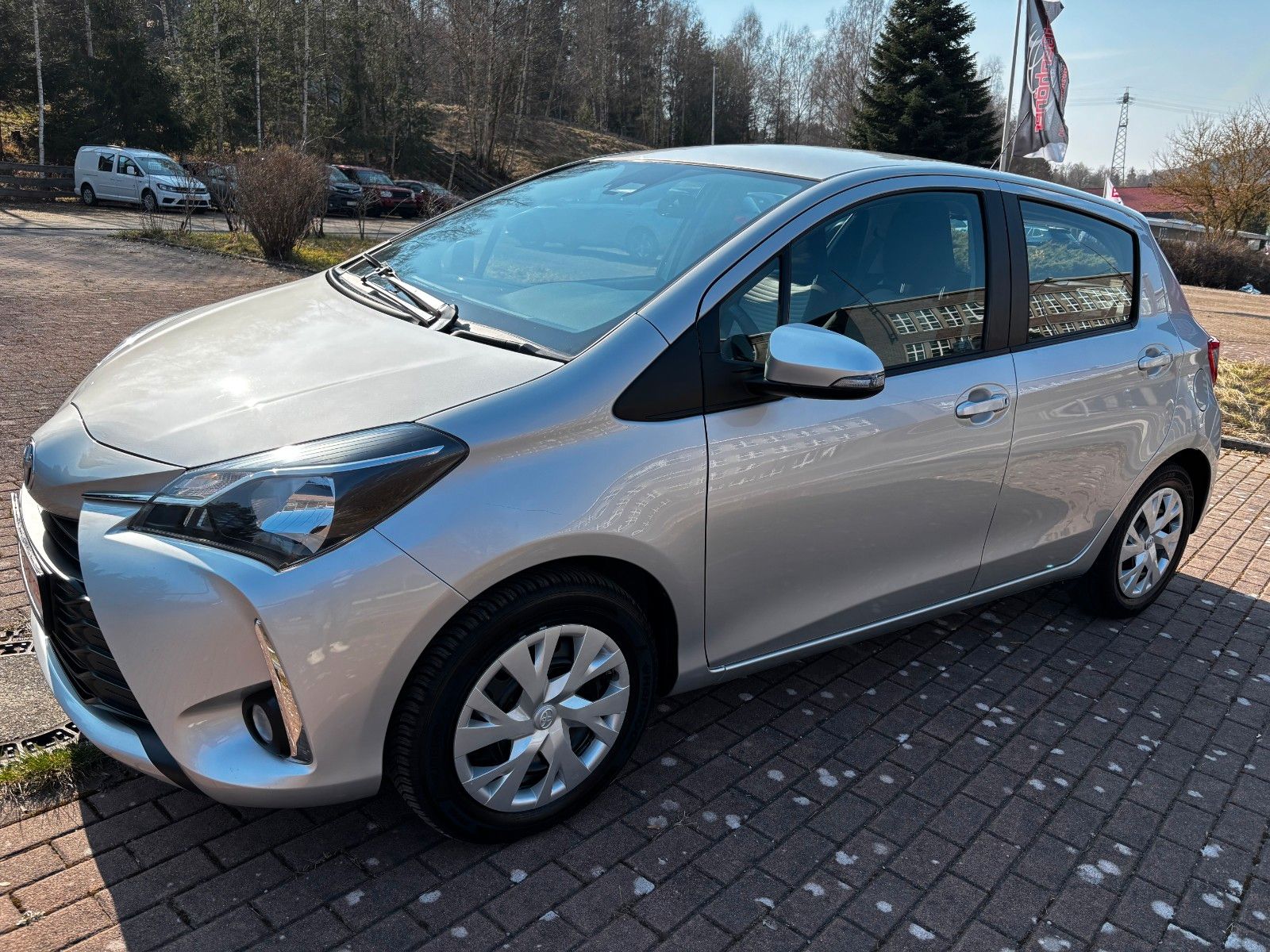 TOYOTA Yaris