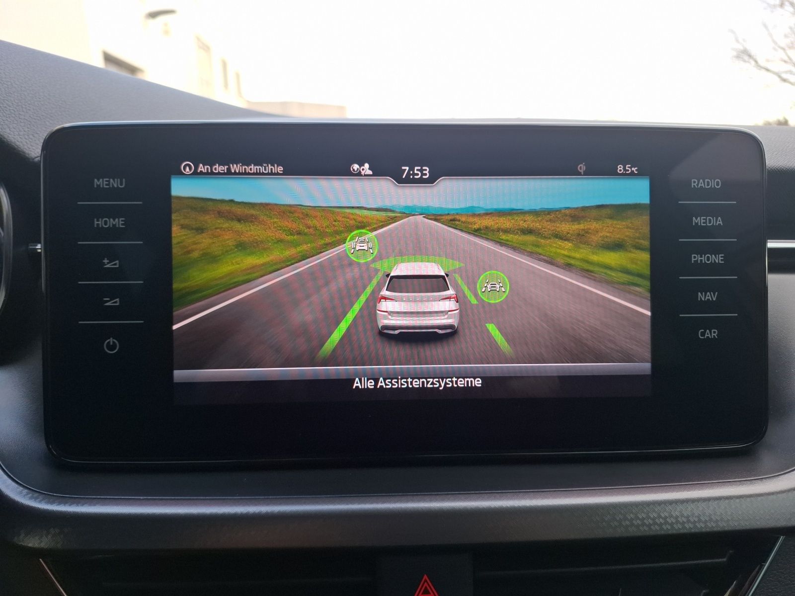 Fahrzeugabbildung SKODA Kamiq TSI Clever LED Navi AID GRA PDC SH LM