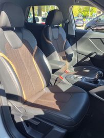 Fahrzeugabbildung Audi Q2 35 TFSI S tronic design LED NAVI PDC