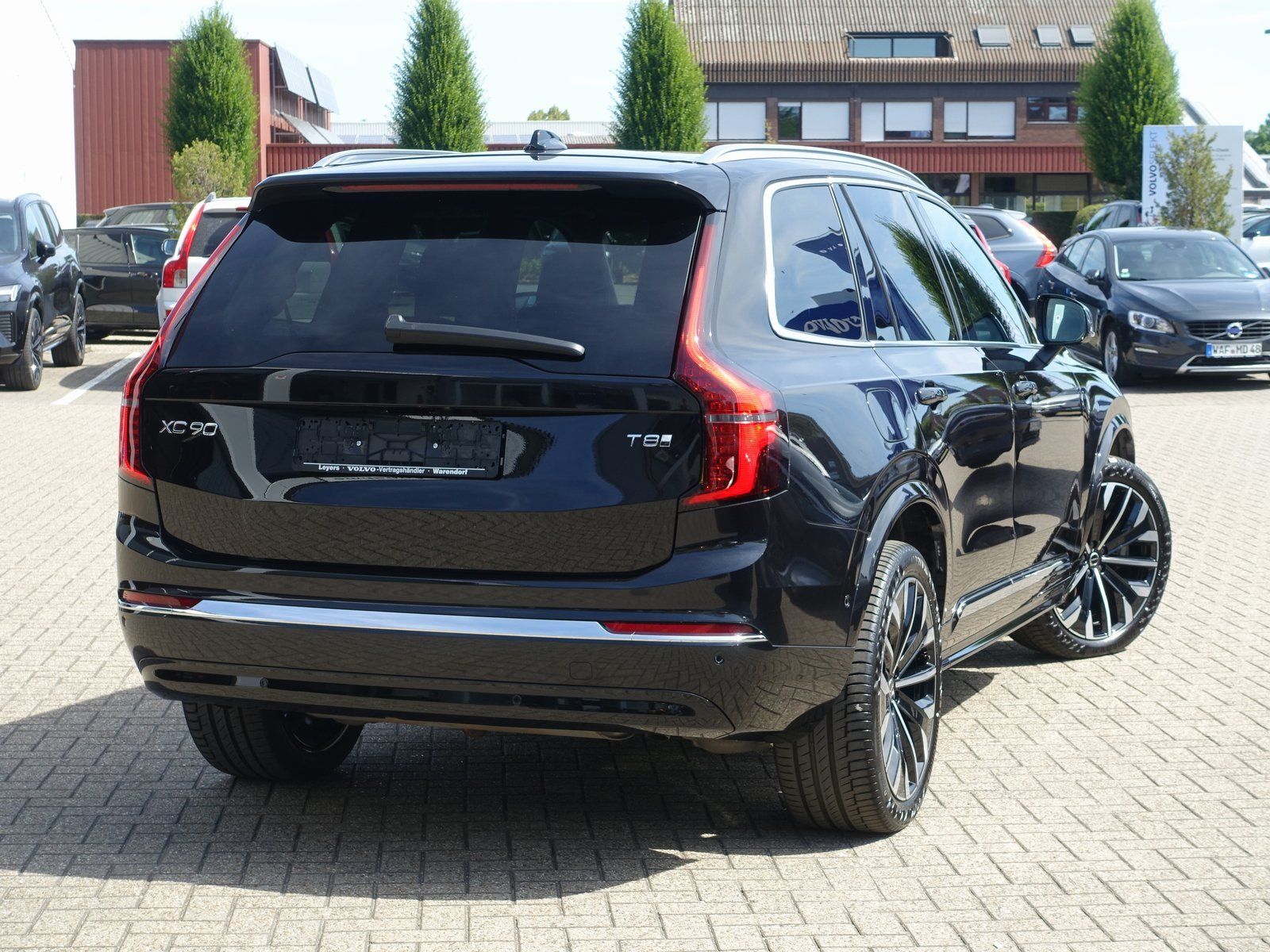 Volvo XC90 Plus T8 AWD Plug-in Hybrid Pano B&W HuD AHK foto 2