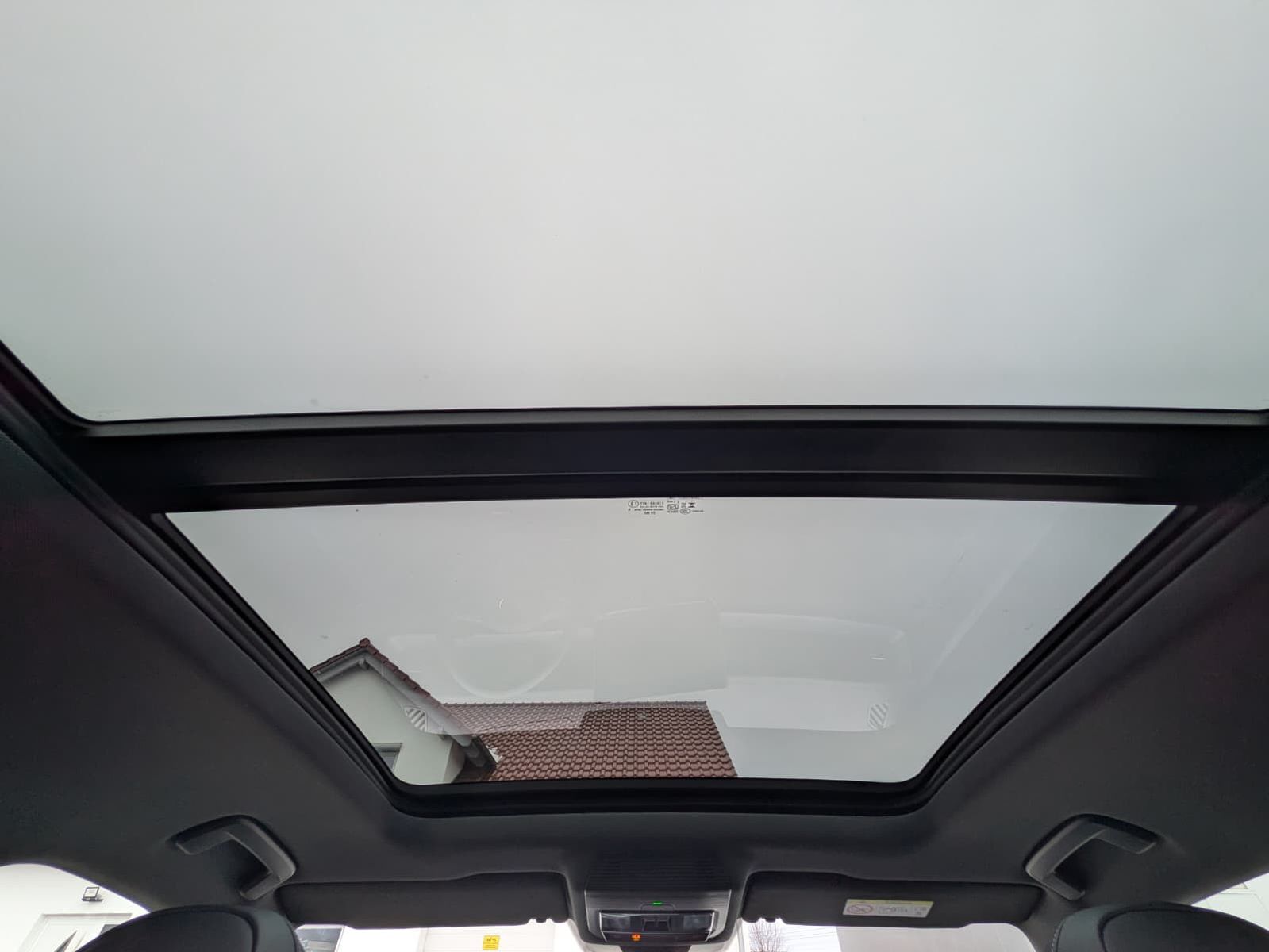 Fahrzeugabbildung Volkswagen Tayron 2.0 TDI 4M R-Line BLACK*7Si*MATRIX*PANO