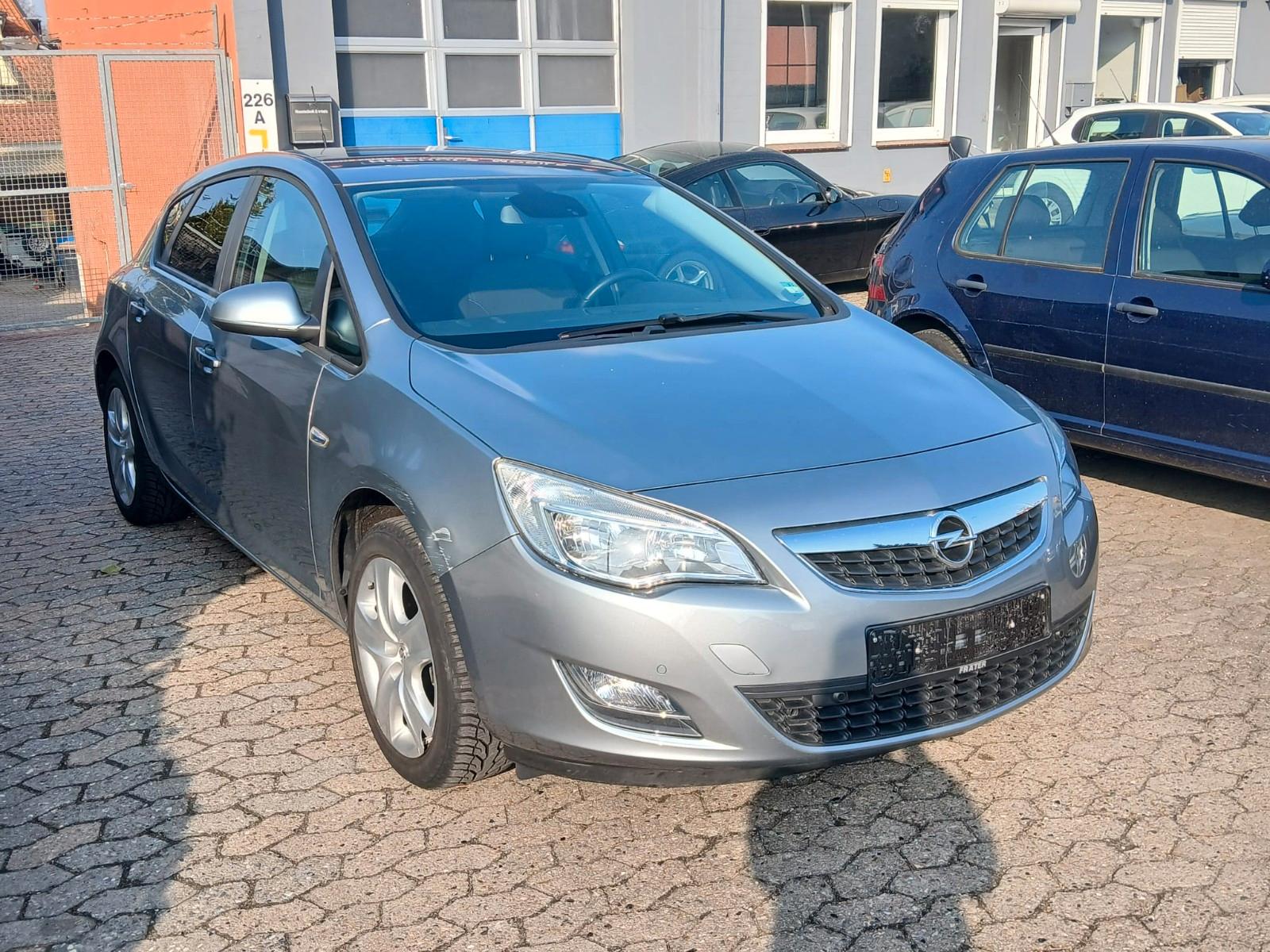 Opel Astra J Lim. 5-trg Design Edition**43.TKM_HU.NEU