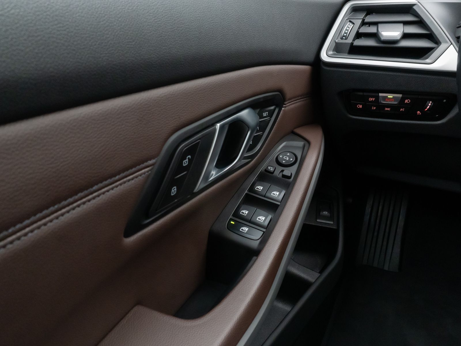 Fahrzeugabbildung BMW 320d xD Kamera HUD DAB Komfort Sport Individual