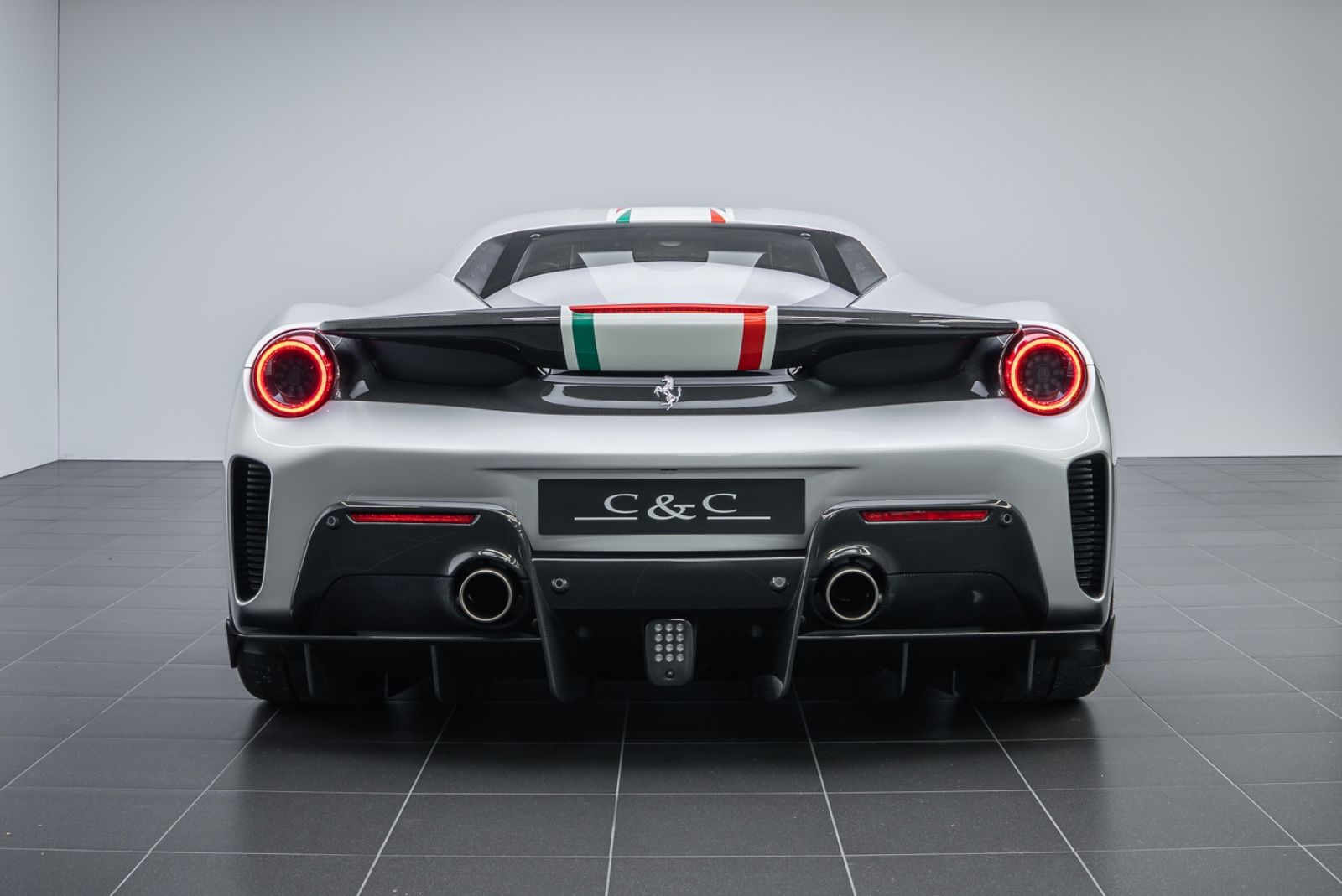 Fahrzeugabbildung Ferrari 488 Pista Piloti TOP/1. HD/LIMITED/CARBON/NEW