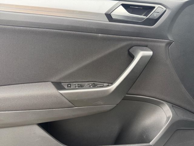 T-Roc Acitve 1.0 TSI Apple CarPlay Rear View