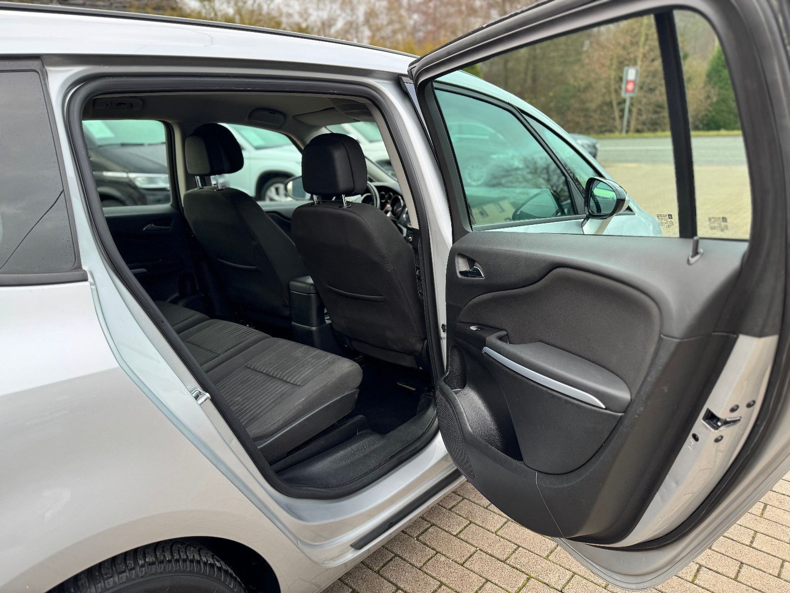 OPEL Zafira Tourer, 2011, Benzin, 140 PS