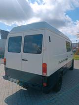 Mercedes-Benz Mercedes 209d Automatik T1 - Mercedes-Benz 190 aus 1986 mit Diesel-Antrieb