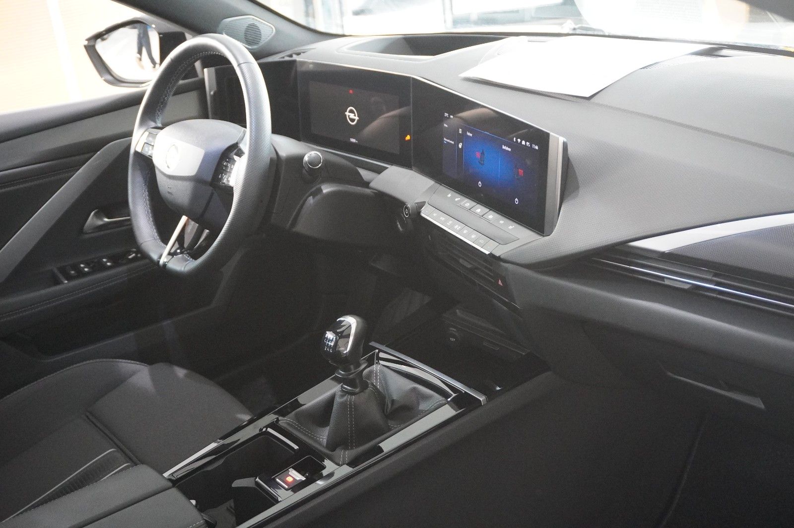 Fahrzeugabbildung Opel Astra L Lim. 1.2T GS SPORT NAVI/LED/360°/HUD/DAB