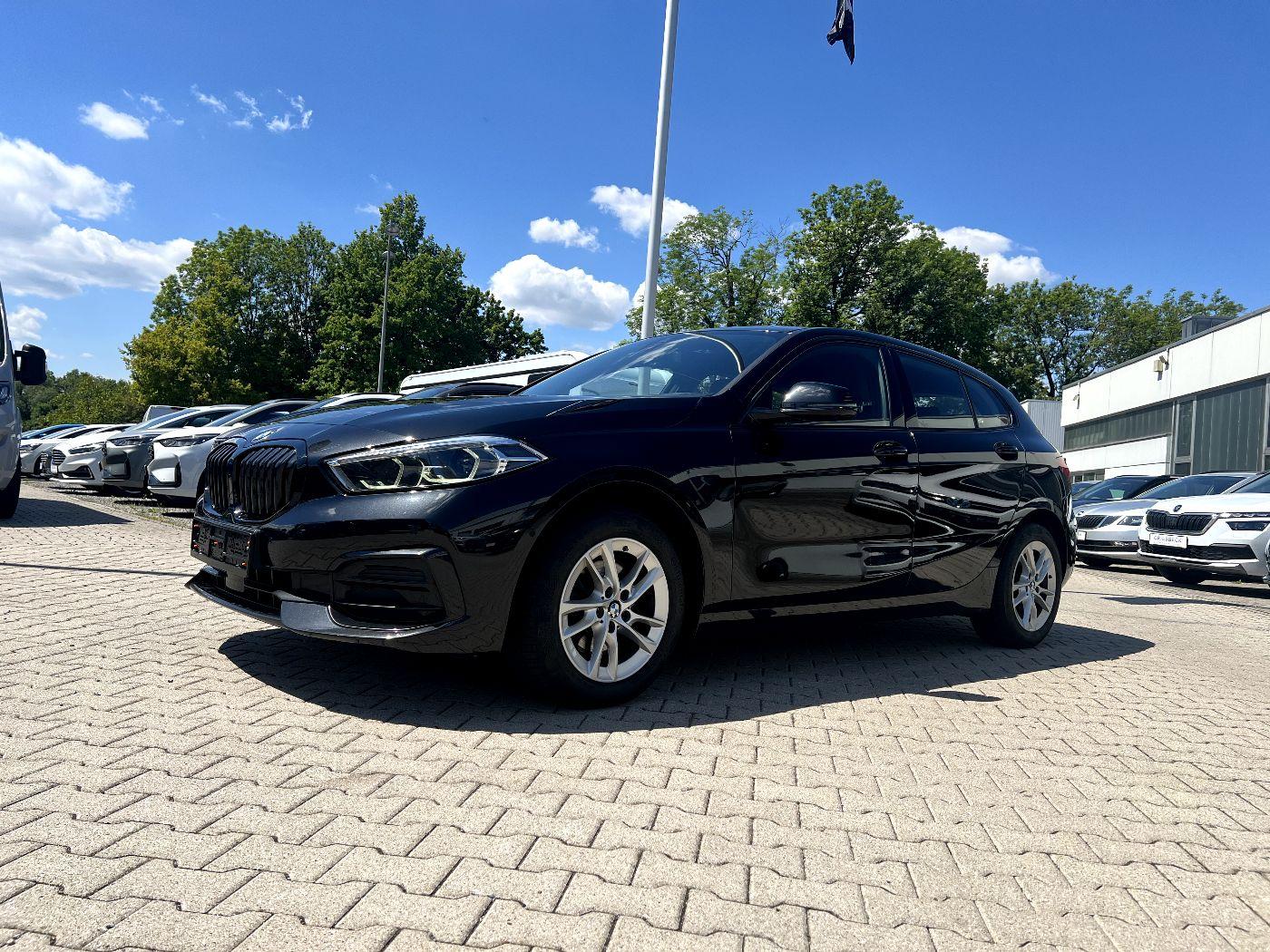 BMW 116d Sport Line LED Navi Leder Sitzh. Kamera DAB
