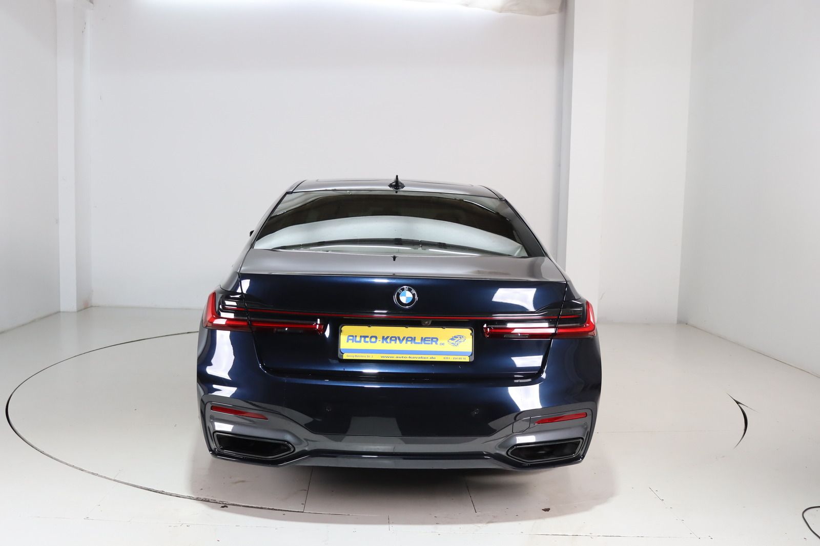 Fahrzeugabbildung BMW 750 L i xDrive M Paket Night-Vision * 4x Massage