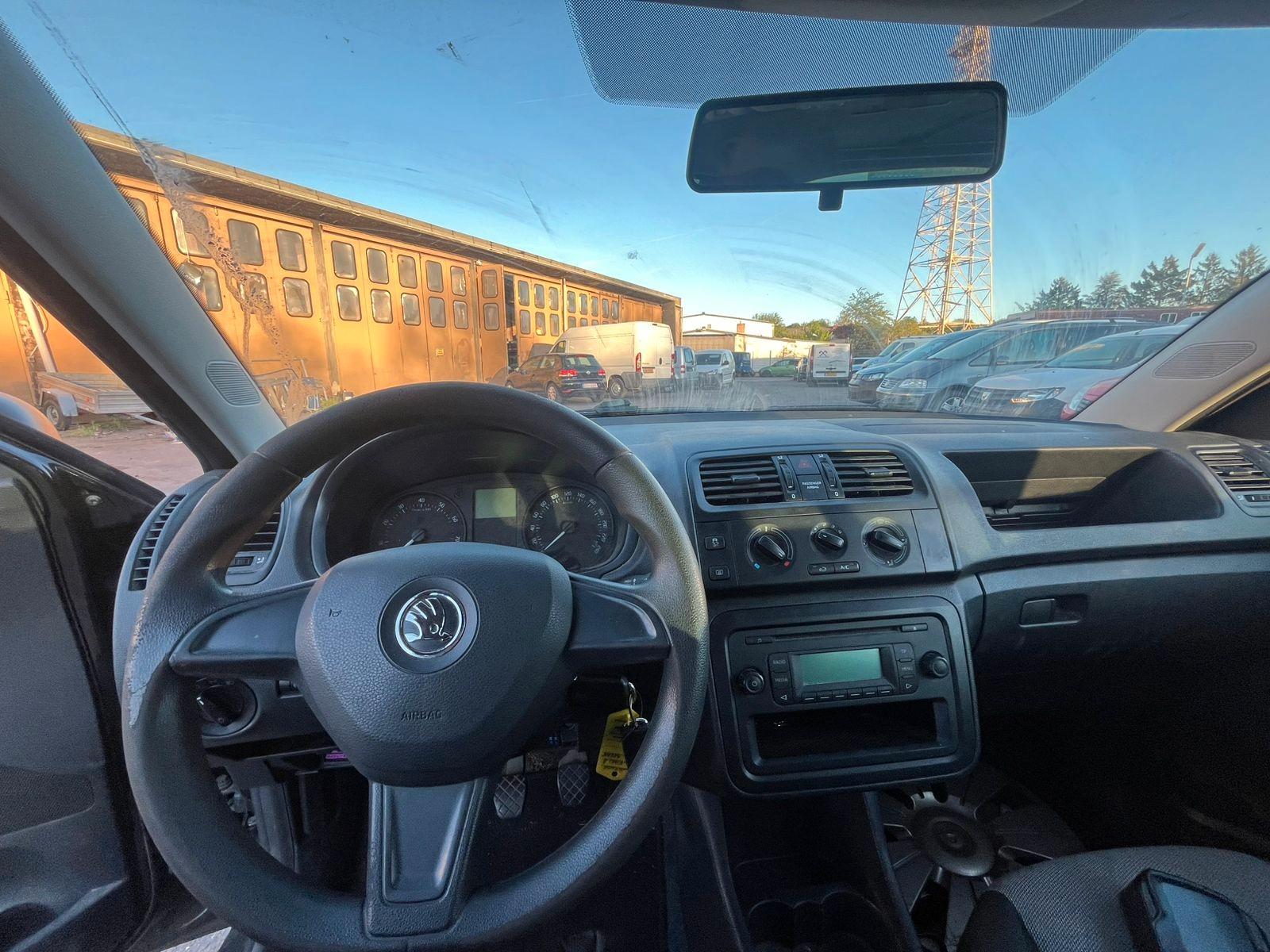 Skoda Fabia 2014 — photo 16