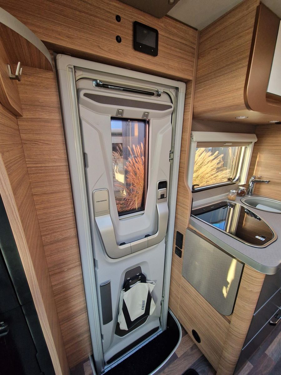 Fahrzeugabbildung Weinsberg CaraCompact MB EDITION PEPPER 640 MEG