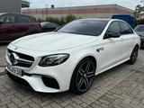 Mercedes-Benz E 63 AMG S 4Matic / Head Up-Pano-Burmester - Mercedes-Benz E-Klasse: Allradantrieb