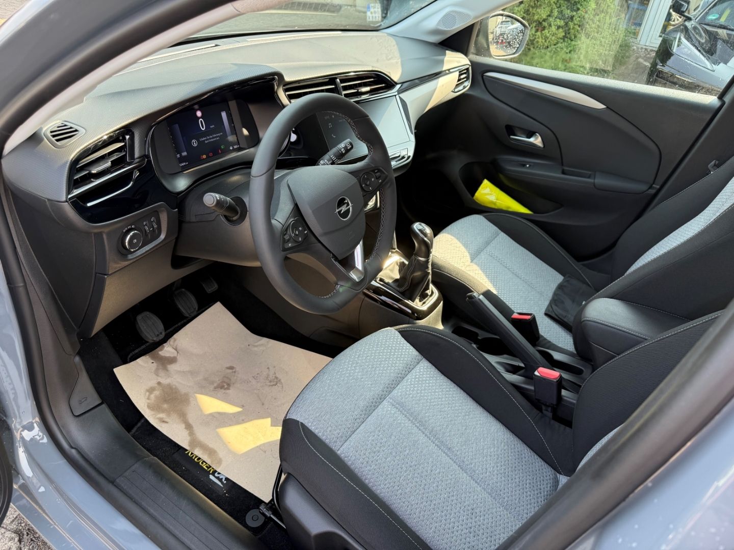 Fahrzeugabbildung Opel Corsa F Edition mit SHZ+LHZ+Kamera