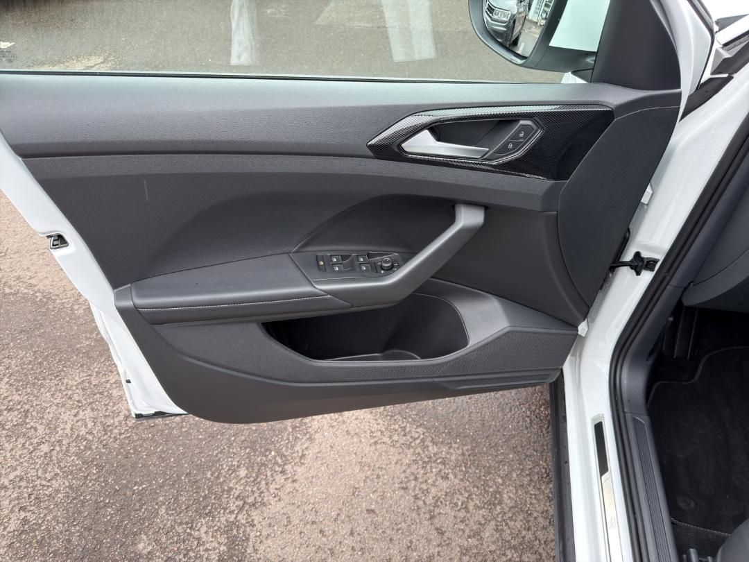 Fahrzeugabbildung Volkswagen T-Cross R-LINE 1.0 TSI.DSG.RFKamera.SH.Keyless.N