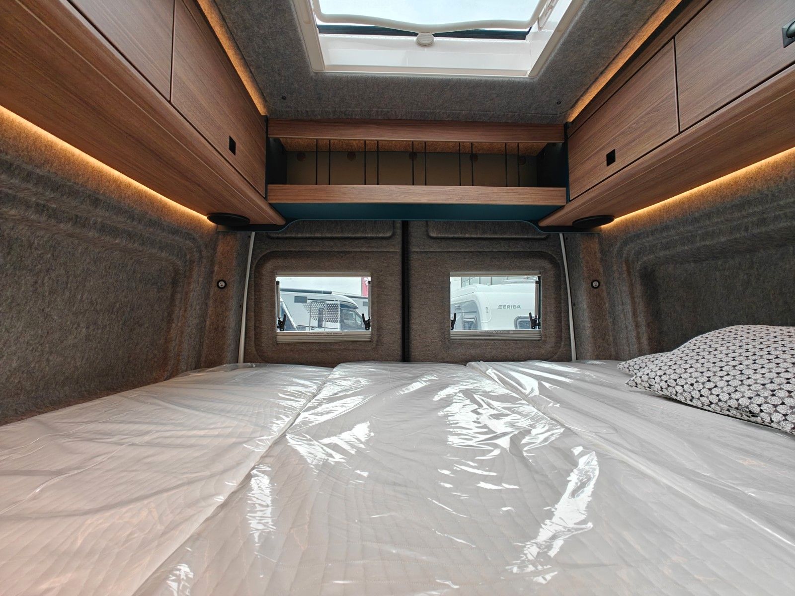 Fahrzeugabbildung HYMER / ERIBA / HYMERCAR CAR 600 - 18" A/T, Markise, AHK, VW Facelift! -