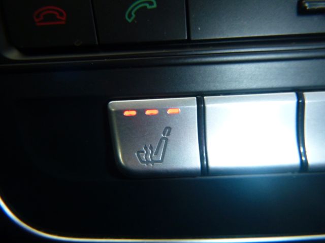Fahrzeugabbildung Mercedes-Benz GLA 200 >AUT/AHK/NAV/KAM/LED-Licht/LEDER<
