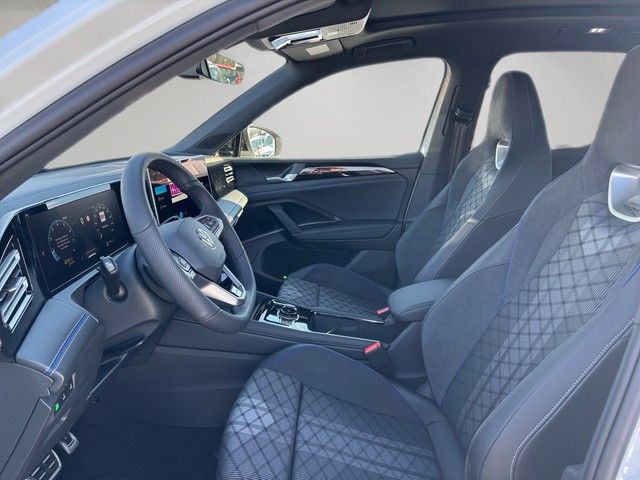 Fahrzeugabbildung Volkswagen Tiguan 1.5eTSI DSG R-Line AHK+PANO+KEYLESS+NAVI+