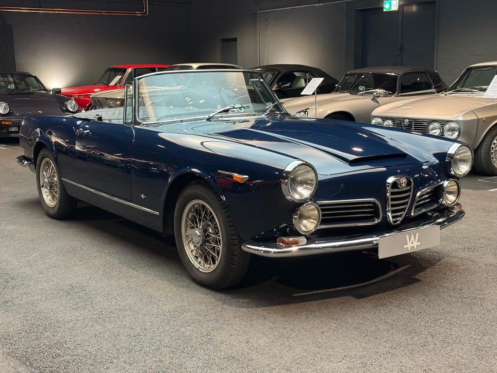 Alfa Romeo 2600 TOURING SPIDER/GT. ZUSTAND/WGA 2+/BORRANI