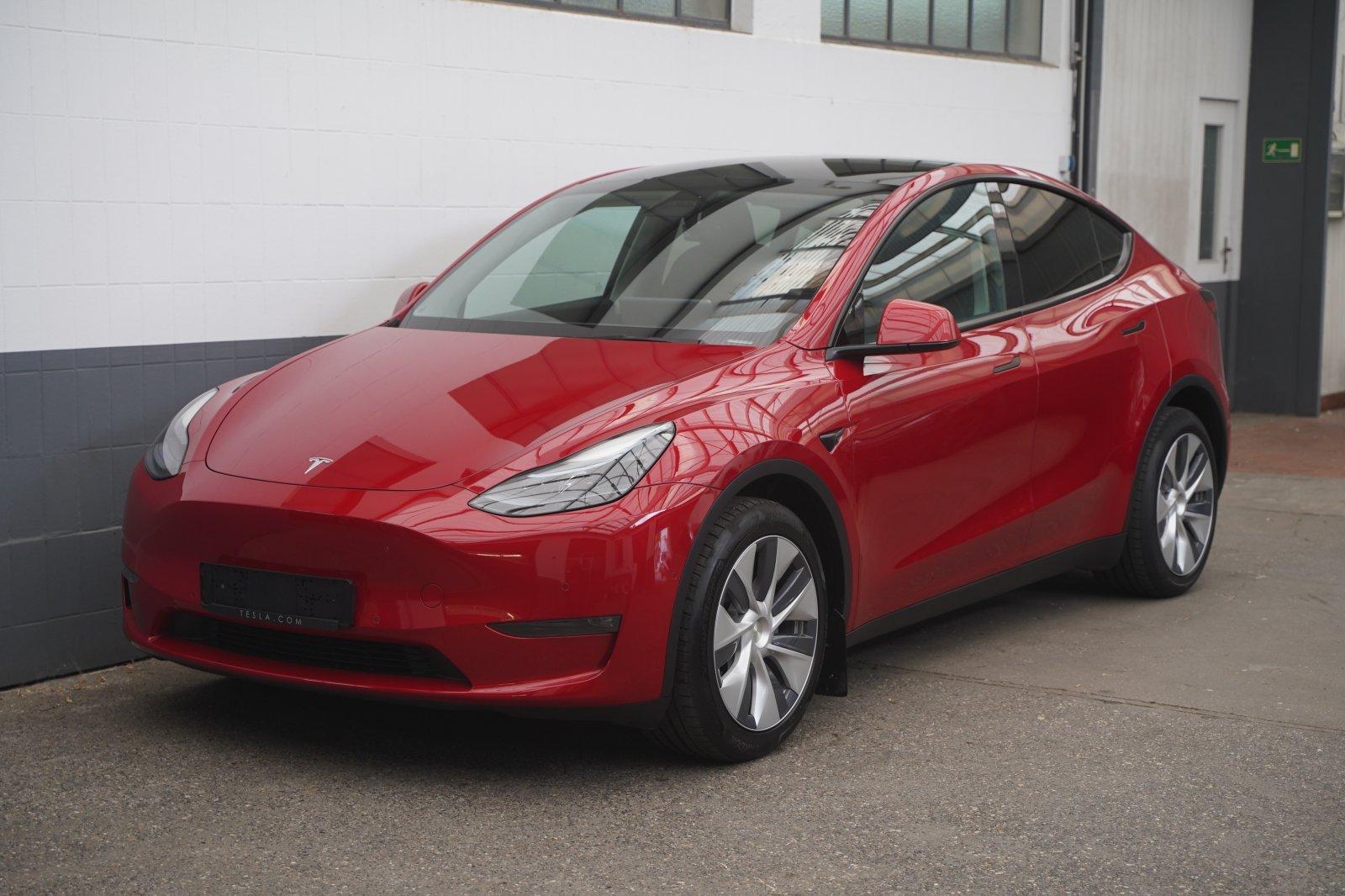 Tesla Model Y Long Range AWD *AHK*
