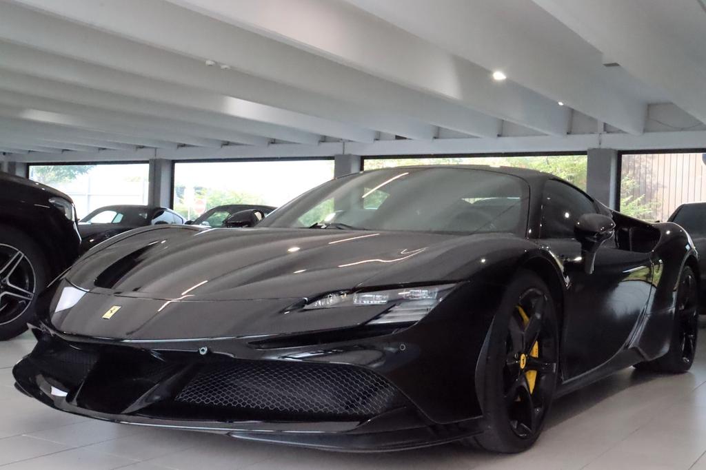 Ferrari SF90
