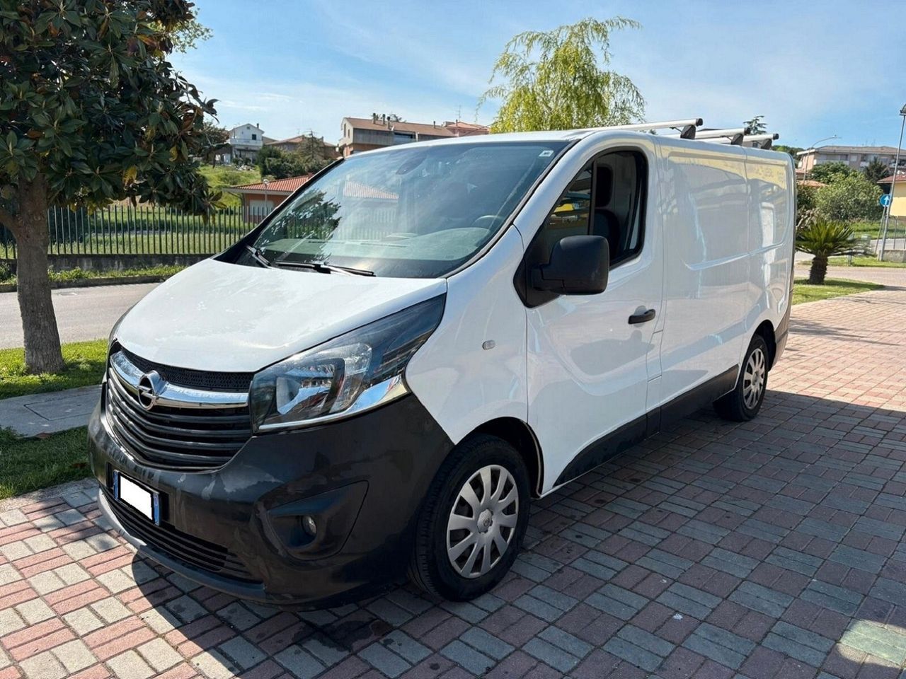 Opel Vivaro - 1