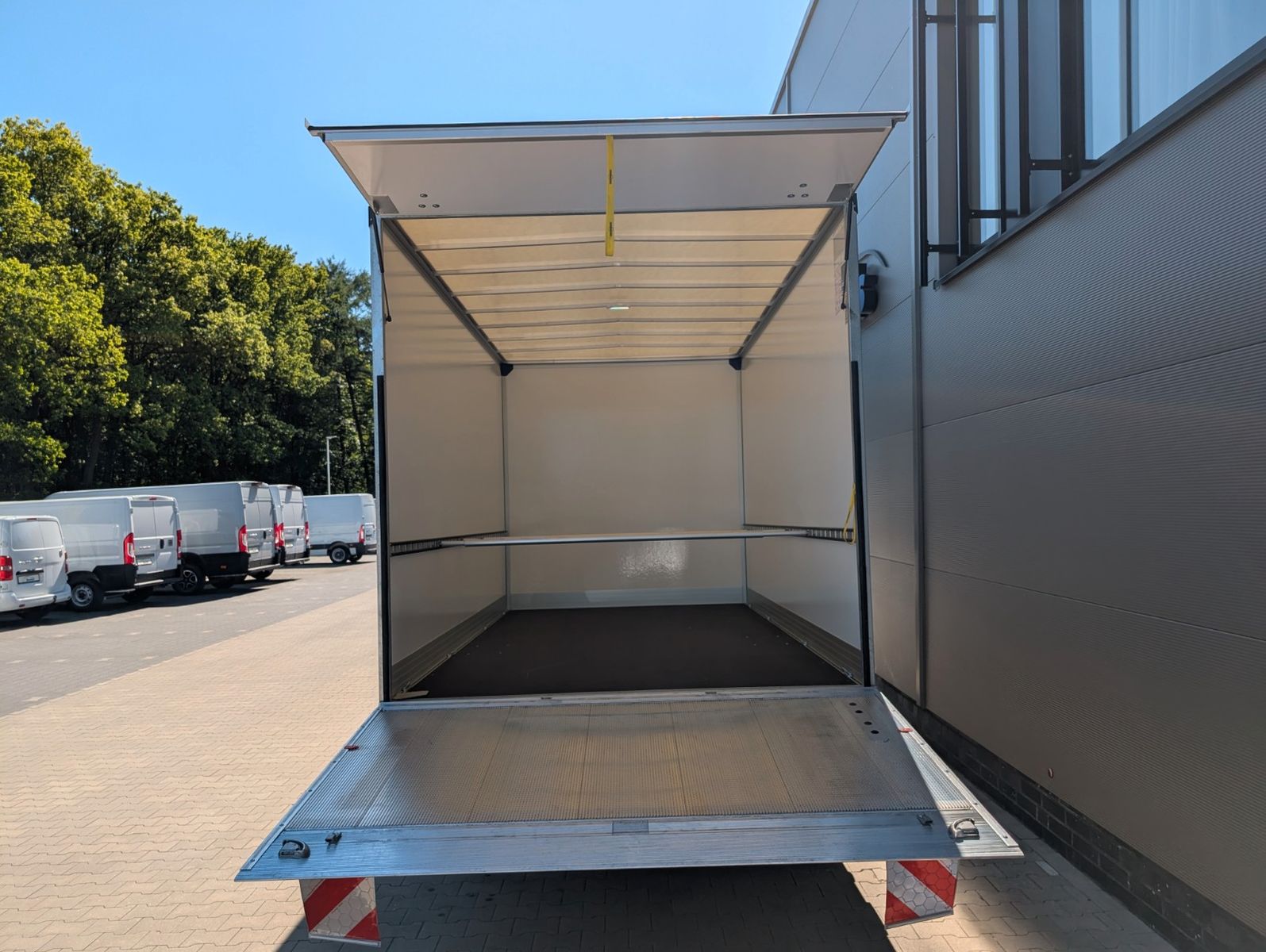 Fahrzeugabbildung Fiat Ducato Serie 2 Maxi 35  L4 Koffer 180 MT LBW