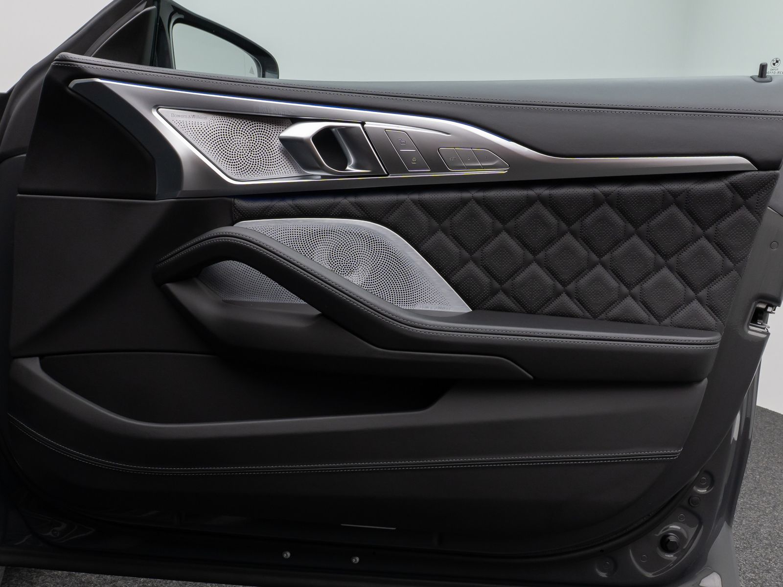 Fahrzeugabbildung BMW M8 Competition xD Gran Coupé SoftCL 360°TV Laser