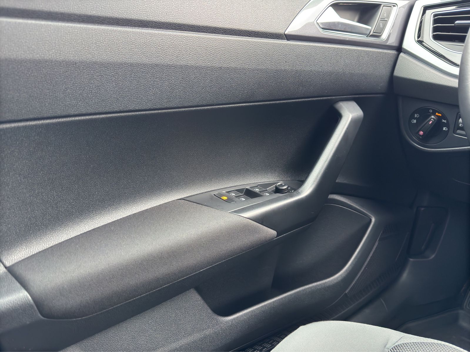 Fahrzeugabbildung Volkswagen Polo DSG*Highline*App-Connect* SHZ*Allwetterreif