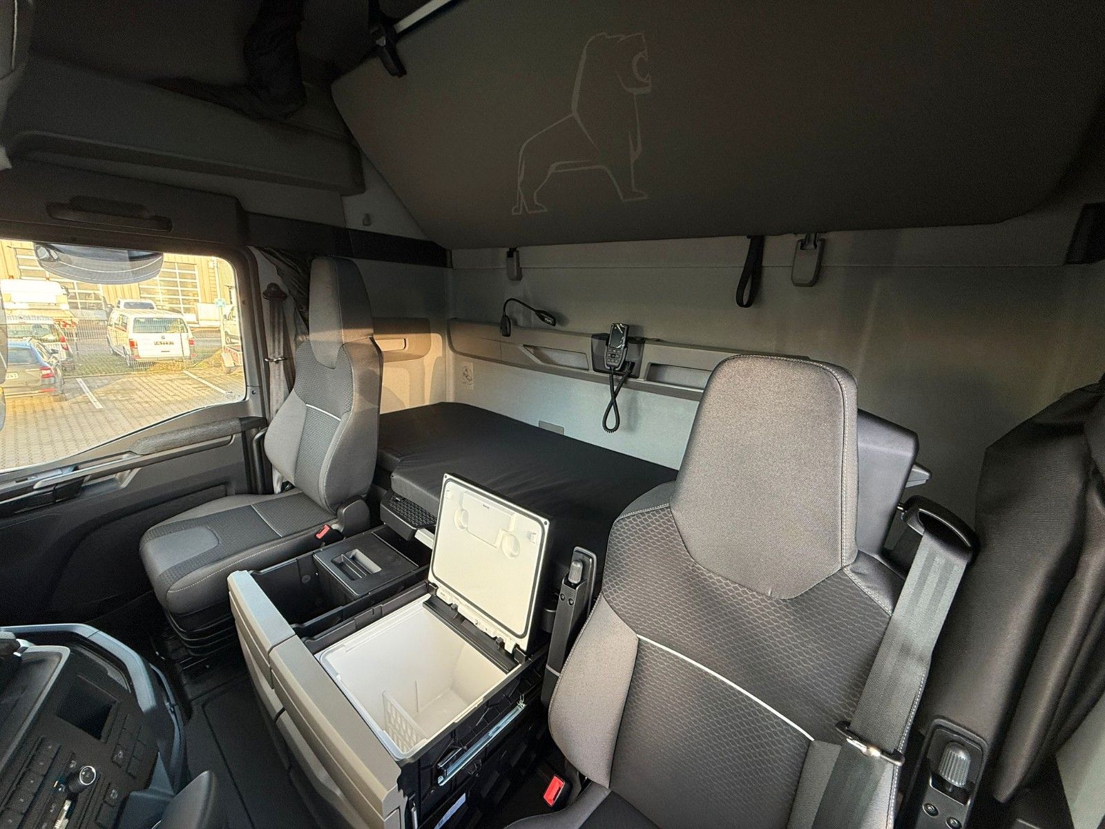 Fahrzeugabbildung MAN TGX 18.520 LL SA Retarder & Nebenantrieb D30