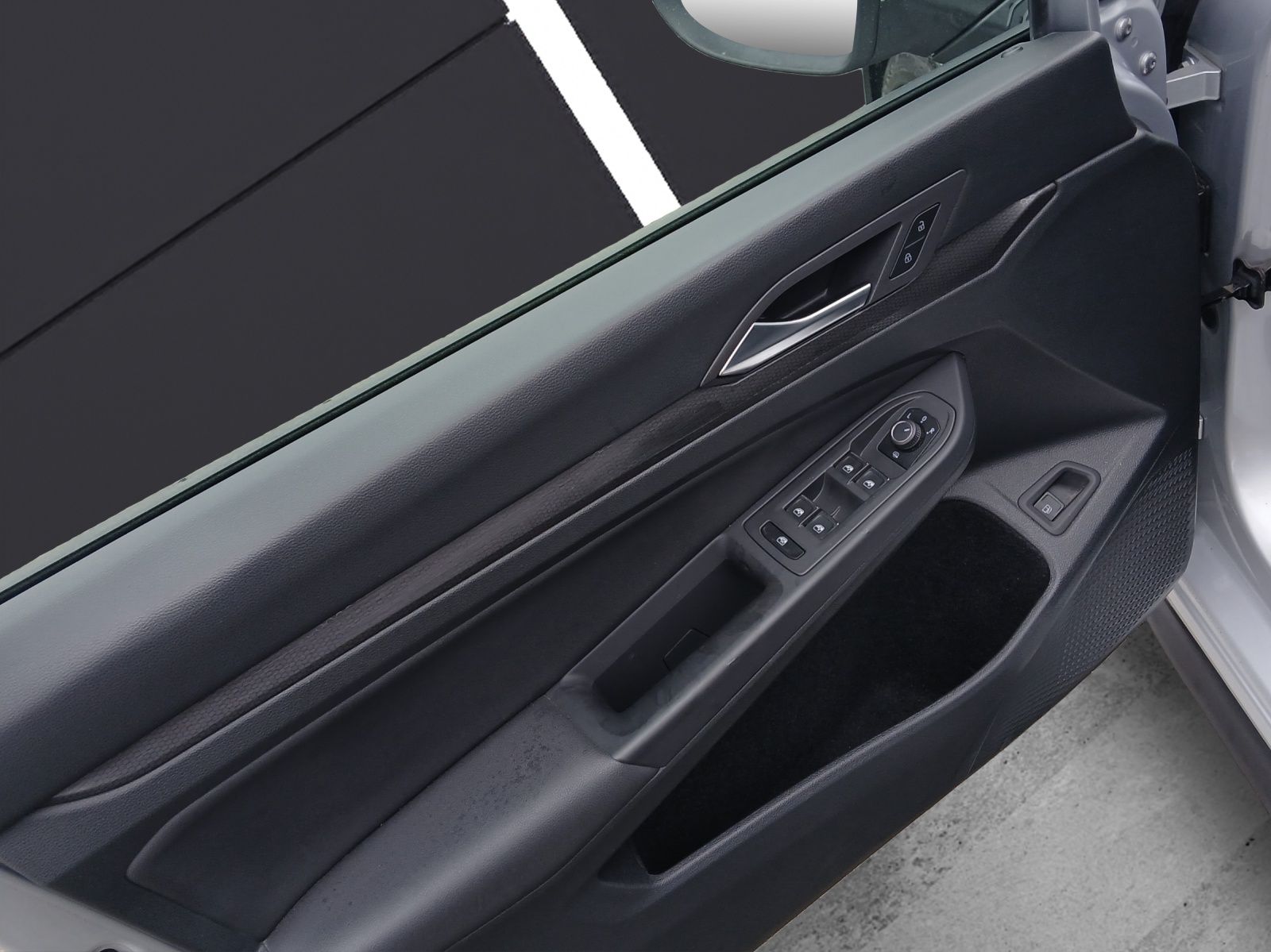 Fahrzeugabbildung Volkswagen Golf VIII GTE LEDplus Navi Leder AID ACC PDC SH