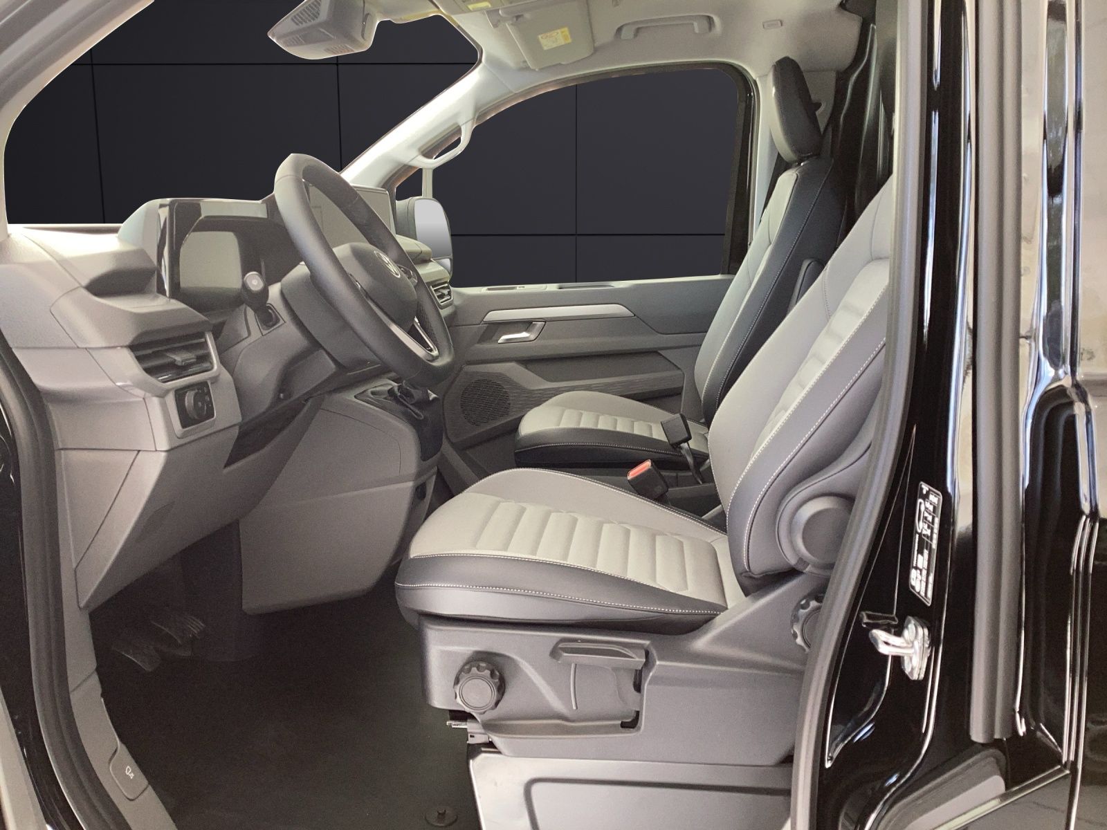 Fahrzeugabbildung Volkswagen T7 Transporter Kasten TDI 81 kW KR PDK LANE ASSI