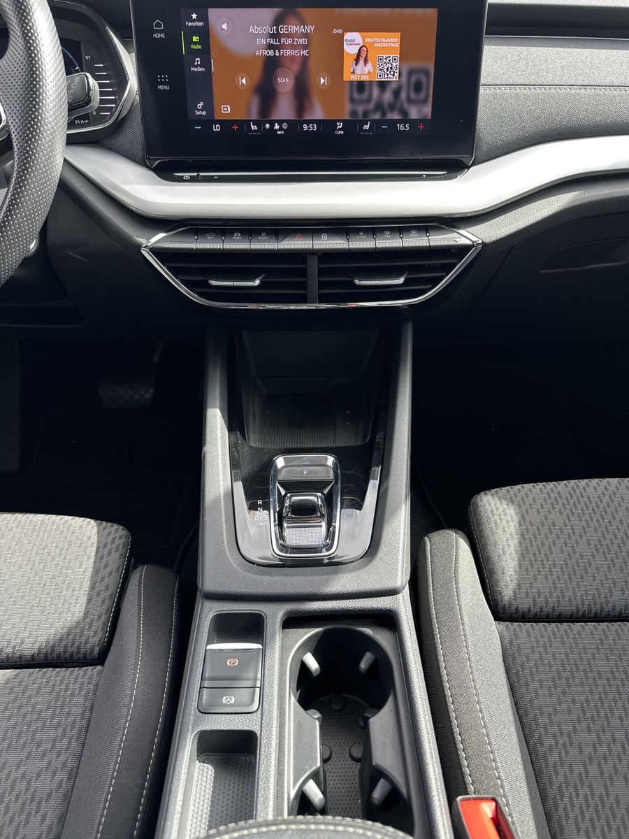 Fahrzeugabbildung SKODA Octavia Combi First Edition NAV+LED+PANO+LHZG+VC