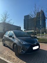 Toyota Yaris 1,5-l-VVT-i Hybrid CVT Comfort Comfort - Toyota Yaris von privat