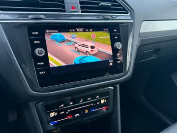 Volkswagen Tiguan - 12